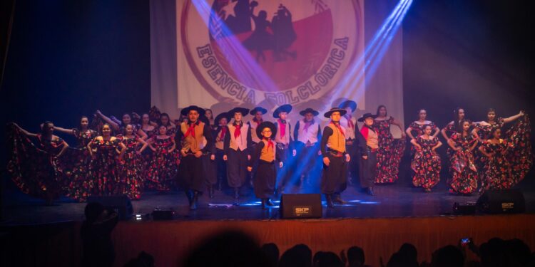 San Clemente conmemoró el Día Mundial del Folclor a través de danza y música.