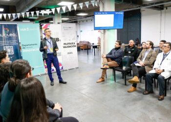 Providencia implementa piloto de visitas domiciliarias digitales en salud.