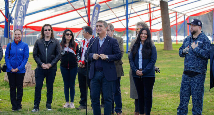 Alcalde de Santiago anuncia inversiones en el Parque O’Higgins para eventos masivos.