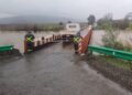 Cierra puente en Renaico debido a la crecida del río Vergara: autoridades advierten sobre la necesidad de extremar precauciones.