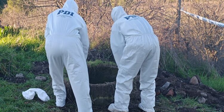 Homicidio atroz en Quillón: Un adulto mayor es asesinado y su cuerpo es arrojado a un pozo.