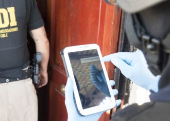 Tres bolivianos arrestados y se recuperan baterías robadas de antenas de telecomunicaciones en San Felipe.