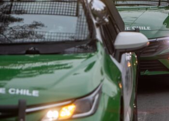 Hombre de 61 años es amenazado de muerte y asaltado fuera de un SAR en Los Ángeles mientras acudía al médico.