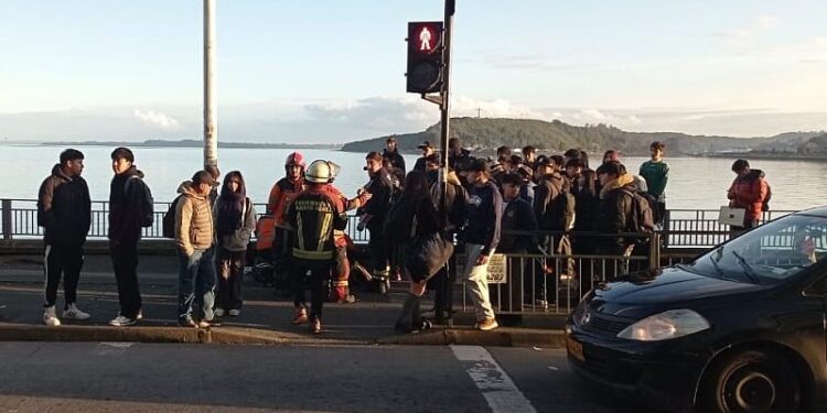 Adolescente de 16 años se encuentra en estado crítico tras ser apuñalado por otro menor en Puerto Montt.