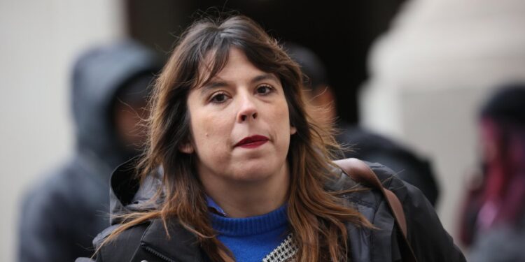 La presidenta del FA apoya la labor de Marcel y desestima las críticas de Carmona sobre su gestión.