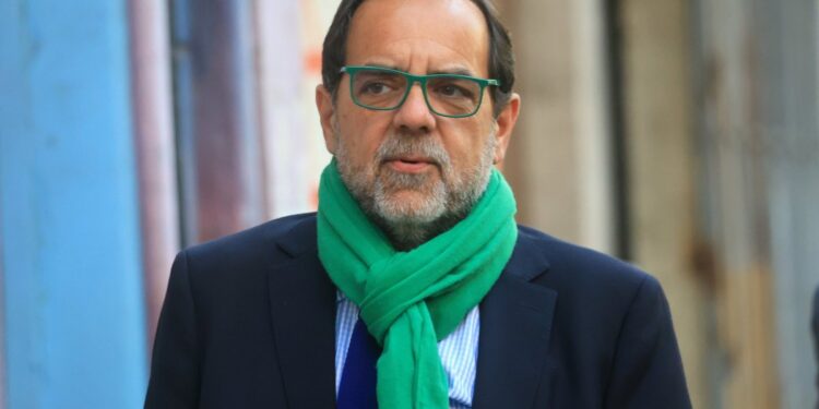 El diputado Mulet sostiene que la incorporación de Juan Sutil al comando de Matthei “demuestra un acto de desesperación”.