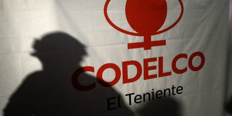 Presidente de Codelco anuncia que las pérdidas por la tragedia en El Teniente ya superan los US$340 millones.