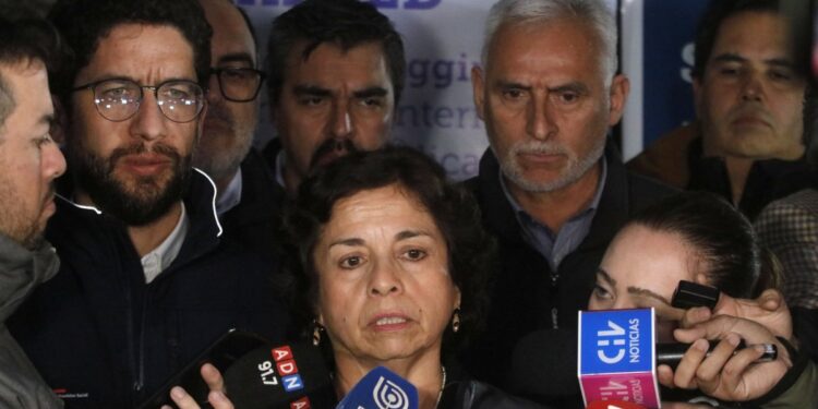 Más de 24 horas sin comunicación: La ministra Williams afirma que «aún no se ha podido establecer ningún tipo de contacto» con los mineros.