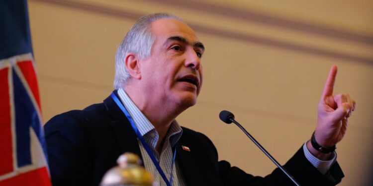 Francisco Chahuán declaró que no se postulará para la Cámara de Diputados.