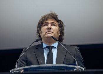 Controversia en Argentina: Milei rechaza leyes que favorecían a jubilados y personas con discapacidad.