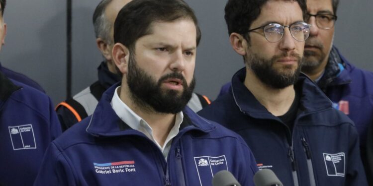 Presidente Boric declara duelo nacional y demanda justicia tras la tragedia en El Teniente.