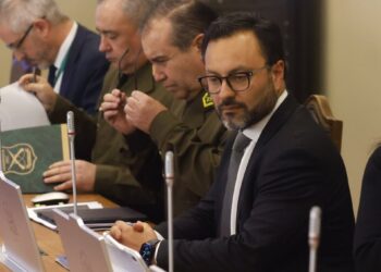 Subsecretario de Seguridad Pública justificó ante la comisión los salarios y perfiles profesionales de los funcionarios del Ministerio.