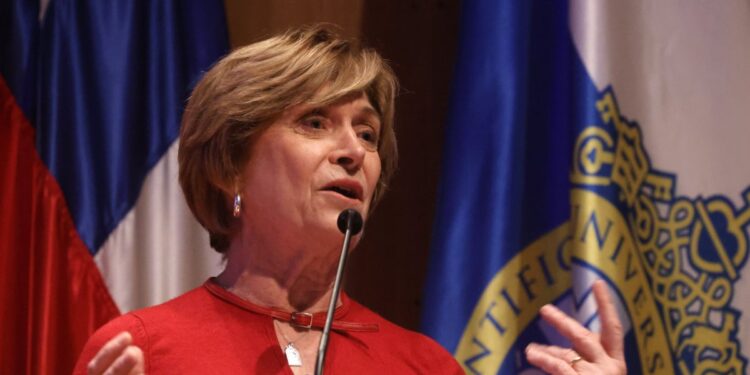 Evelyn Matthei en el Consejo General de la UDI: «Las encuestas no han sido favorables recientemente, pero estamos seguros de que podemos recuperarnos.»