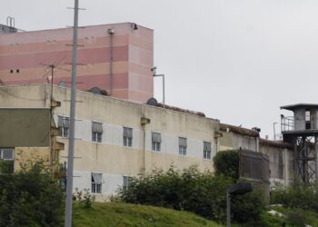 Gendarmería destituye a los líderes del penal de Valparaíso tras la fuga de prisioneros.