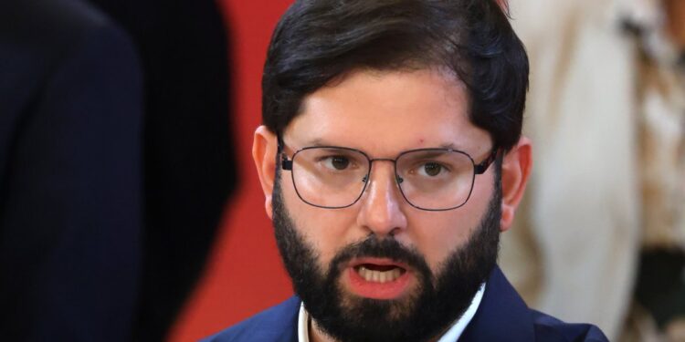 Nuevo cambio en el gabinete: Especialistas perciben indicios de desgaste en la gestión de Boric.