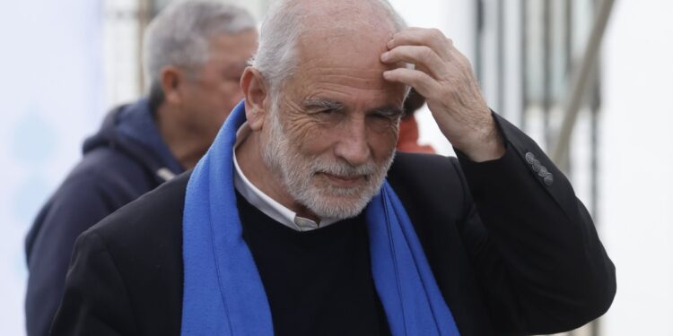 Montes asume responsabilidades tras declarar que ‘no soy el encargado de la reconstrucción de Valparaíso’ y reconoce que ‘podría haberse hecho mejor’