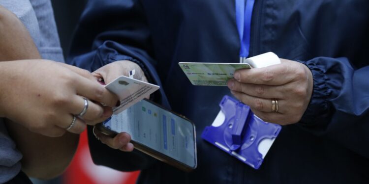 La Contraloría aclara su dictamen y asegura que la TNE puede utilizarse «las 24 horas, de lunes a domingo».