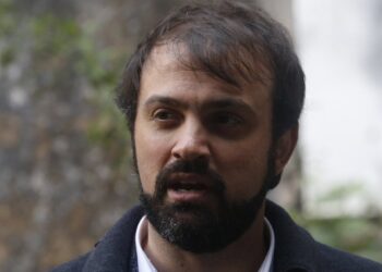 Jorge Sharp señala nuevamente que la coalición que llevó a Gabriel Boric a la Presidencia «no es suficiente para triunfar en noviembre».