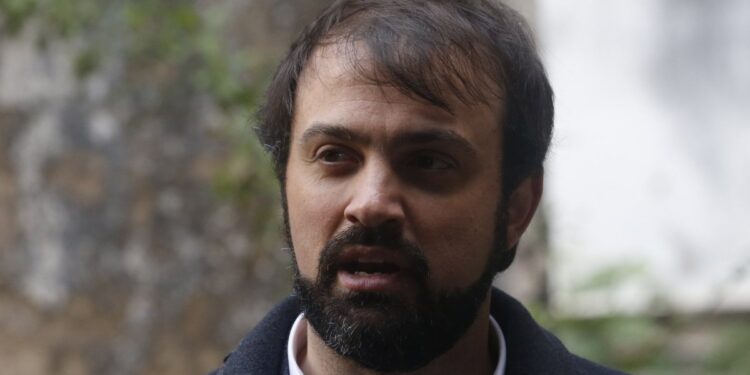 Jorge Sharp señala nuevamente que la coalición que llevó a Gabriel Boric a la Presidencia «no es suficiente para triunfar en noviembre».