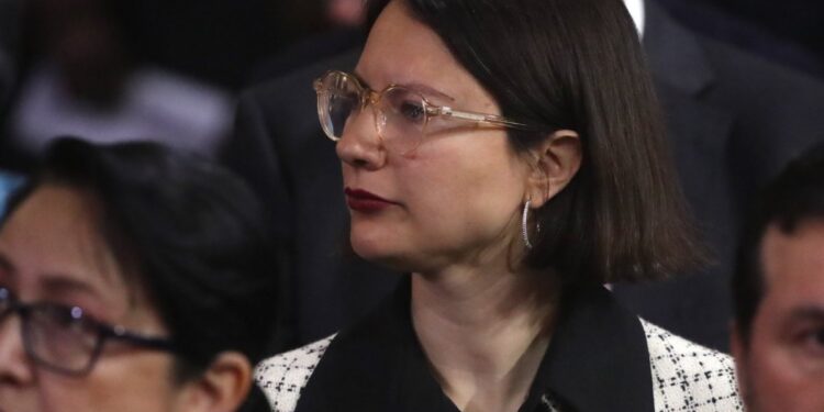 Ex alcaldesa Irací Hassler respalda a Jeannette Jara frente a críticas: «No puede asumir la responsabilidad de todas las declaraciones».