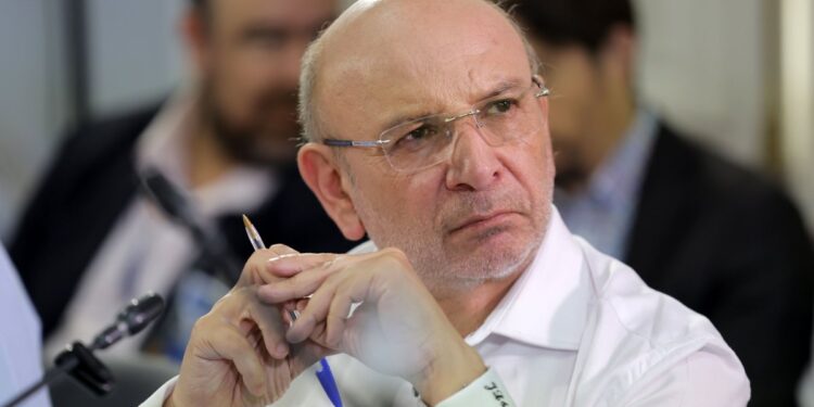 Senador Castro sobre el mal uso de licencias para visitar casinos: «Esto refleja una profunda irregularidad»