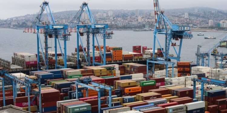 FNE proporciona recomendaciones para la licitación del Terminal N°2 en el Puerto de Valparaíso.