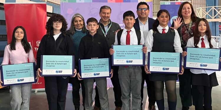 CIERRE DE BECAS TIC EN LA REGIÓN DEL MAULE LLEGA AL 100 %