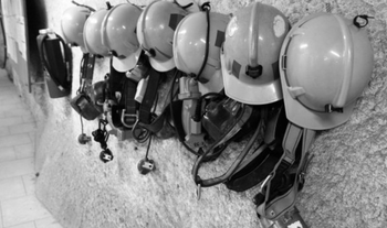 Aparecen los cuerpos de los mineros que estaban atrapados.