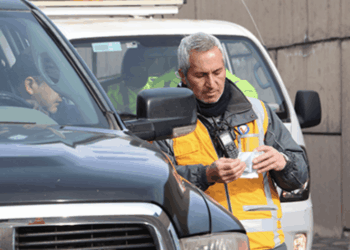 Más de 353 mil controles de autos.