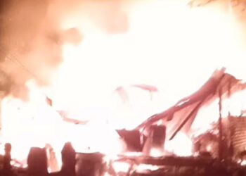 Adulto mayor que habitaba solo fallece tras un incendio que arrasó su hogar en Paillaco.