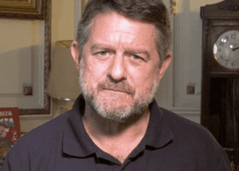 Cores de oposición acusan a Claudio Orrego de no gastar la plata en transporte rural.