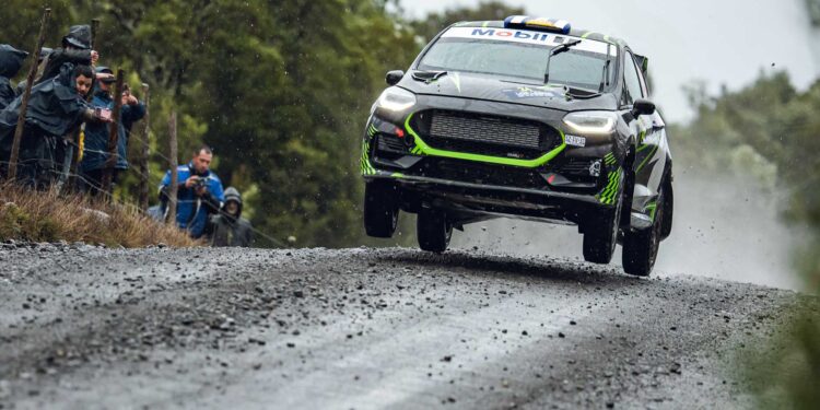 Líderes de la categoría RC4 enfrentan un incendio y se retiran del RallyMobil Curicó.