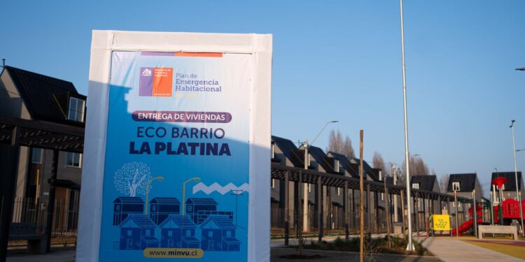 Gobierno entrega más de 1.200 casas en La Pintana.