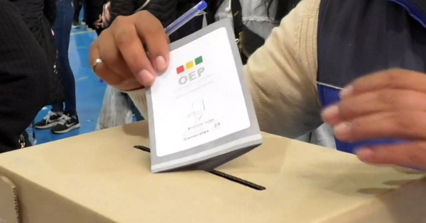 Elecciones en Bolivia: la derecha sale adelante y se alista para definir la presidencia en octubre.