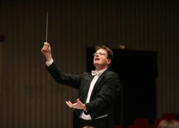 Emmanuel Siffert lidera “Los Planetas” junto a la Sinfónica Juvenil.