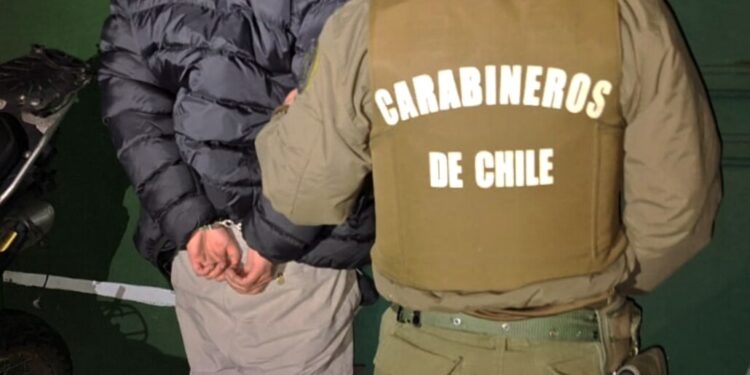 Capturan a peligroso delincuente por violentos atracos a conductores de colectivos en Los Ángeles.