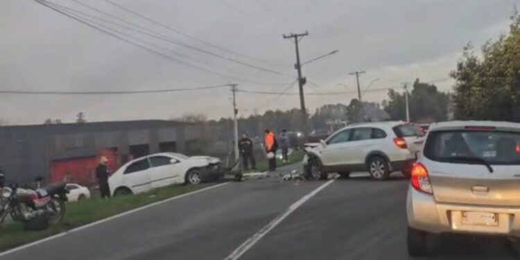 Accidente en Los Ángeles provoca al menos un herido.