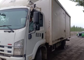 Detienen a conductor en Quilleco por transportar sustancias peligrosas: carecía de licencia y tenía documentos vencidos.