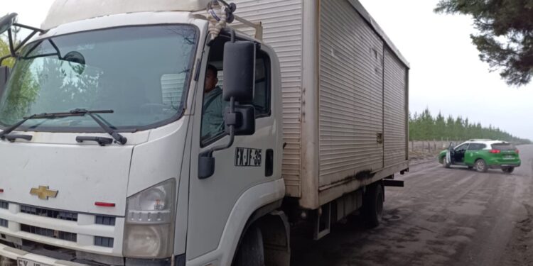 Detienen a conductor en Quilleco por transportar sustancias peligrosas: carecía de licencia y tenía documentos vencidos.