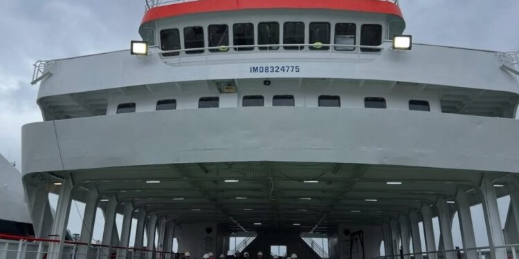 Revisan la segunda embarcación que unirá Valparaíso con el archipiélago Juan Fernández.