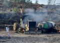 Ataque incendiario en Carahue arrasa con maquinaria forestal y intensifica el debate sobre la seguridad en La Araucanía.