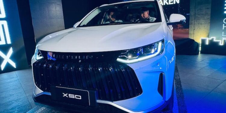 Jetour llega a Chile con el T1 y X50.