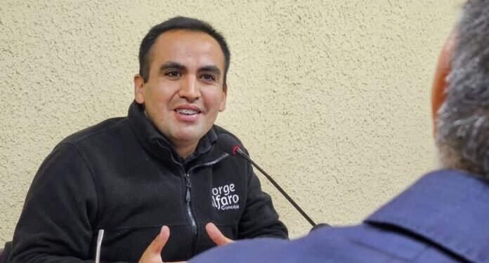 Concejal del Frente Amplio recibe casa gratis de $7 millones en un abrir y cerrar de ojos: acusan tráfico de influencias en Talagante.