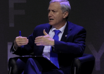 «Kast dice que el Congreso es importante, pero no tan clave, y eso desata críticas».