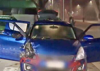 Conductor recibió un disparo en el mentón dentro de su auto en La Pintana: el ataque estaría relacionado con conflictos previos con otra persona.