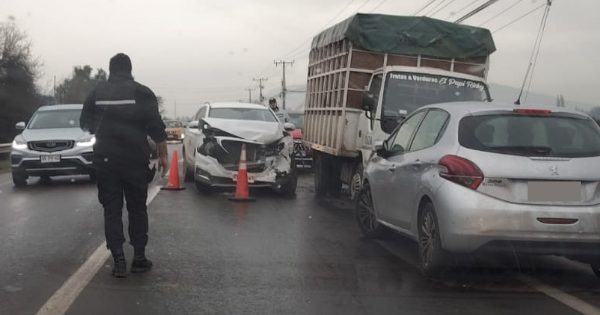 [ postulamos a 10 LAMPA ] Choque frontal provoca harto taco en Lo Echevers.