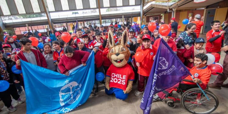 Recorrieron colegios de Rancagua y despertaron la emoción por el Mundial Sub-20.