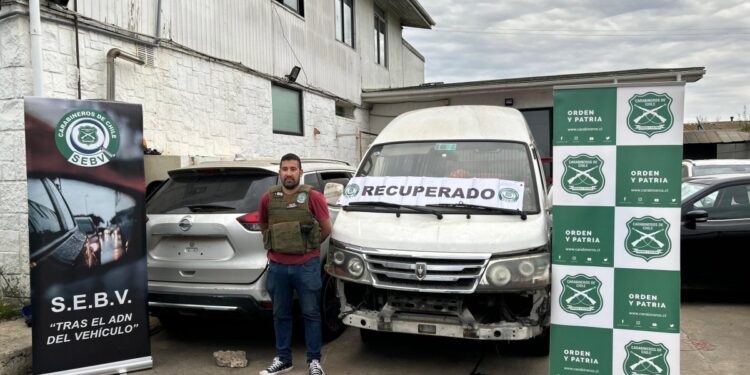Atrapan a un hombre que tenía un automóvil con encargo y otro adulterado en un taller mecánico de Viña del Mar.