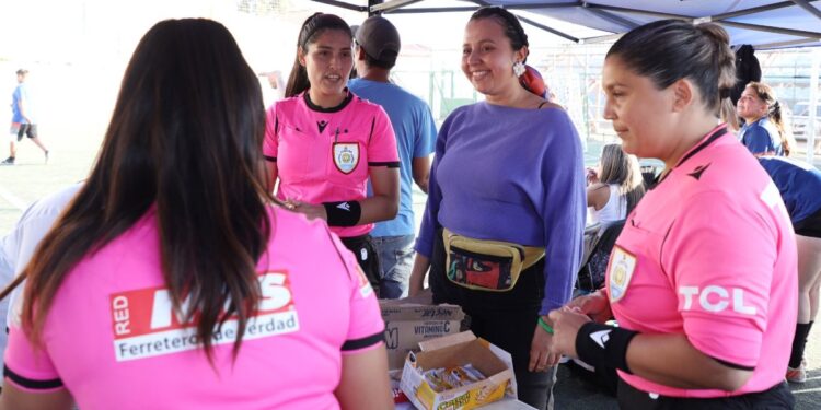 Comienza el primer curso gratuito de arbitraje para mujeres en Valparaíso.