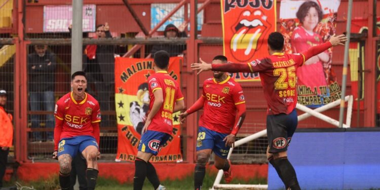 ¡Los hispanos respiran!: Unión ganó por un gol a cero a La Serena.